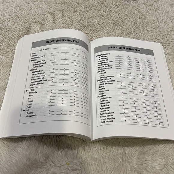 Dave Ramsey book. The Total Money Makeover workbook. - Picture 4 of 4